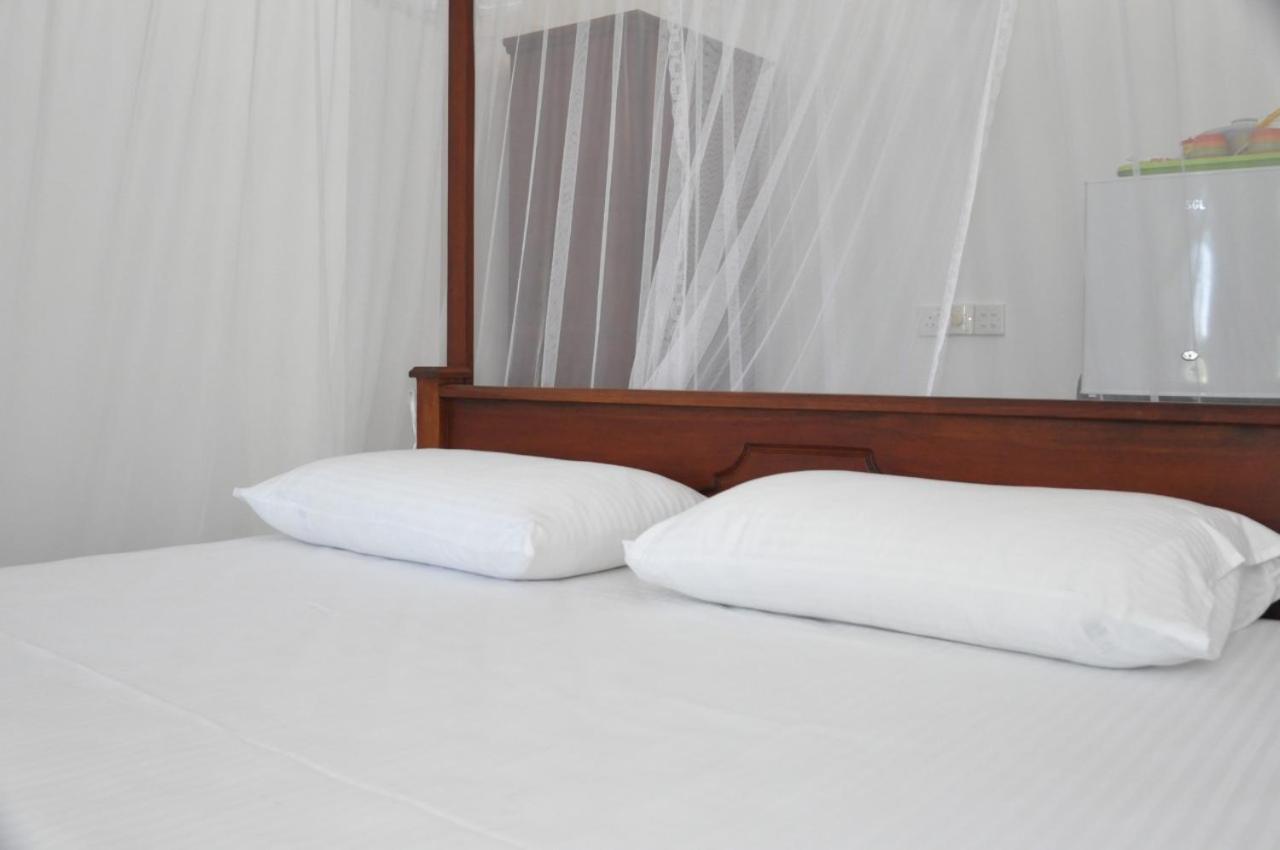 The Ocean Bed & Breakfast Unawatuna Exterior foto