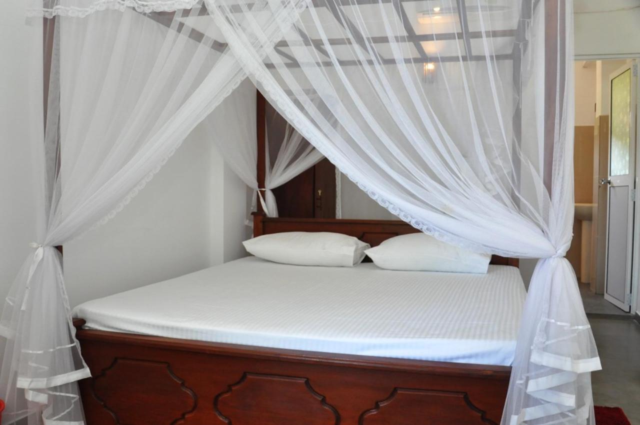 The Ocean Bed & Breakfast Unawatuna Exterior foto