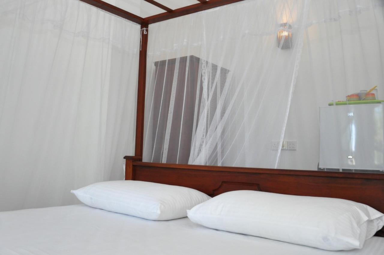 The Ocean Bed & Breakfast Unawatuna Exterior foto