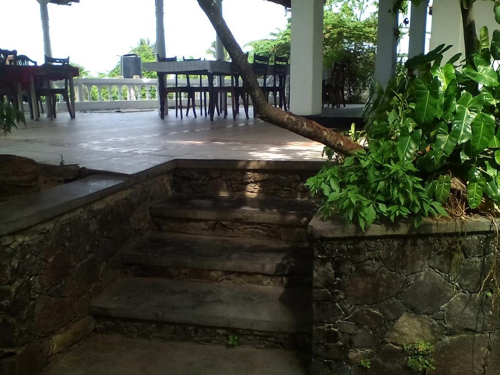 The Ocean Bed & Breakfast Unawatuna Exterior foto